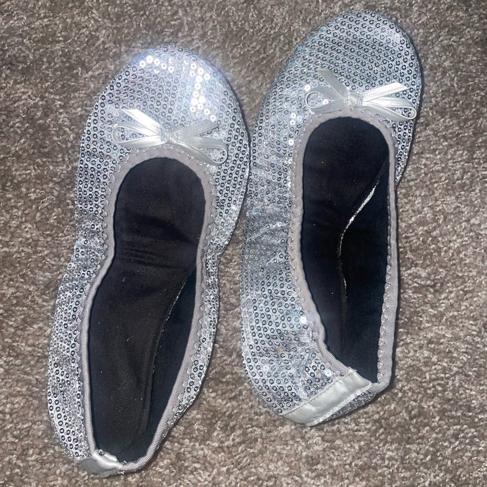 Silver sparkle slippers size 6-8 (Women’s)
